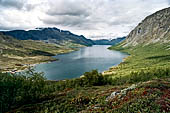 Parco Jotunheimen, Norvegia. Il Gjende all'inizio della salita del Veslefjellet. 